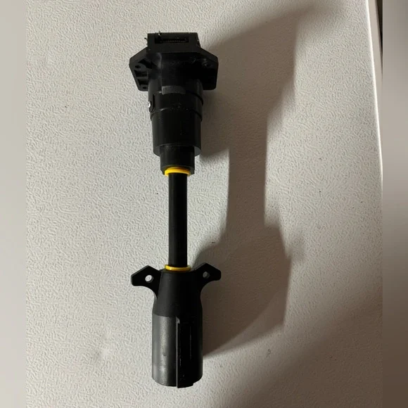 thumbnail image 2 of Vision S 7-Way Adapter With Power Switch - For RV Backup Camera System, NEMA 7-Pin 2 of 14